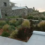 Dream 1 ολόκληρος χώρος με πισίνα Páros