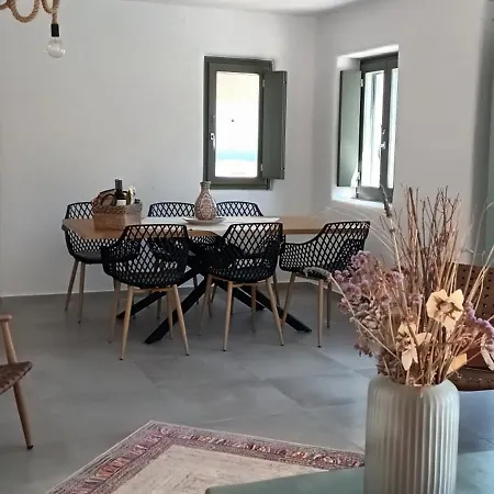 Dream 1 ολόκληρος χώρος με πισίνα Páros