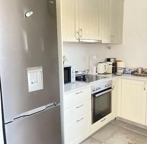 Dream 1 ολόκληρος χώρος με πισίνα